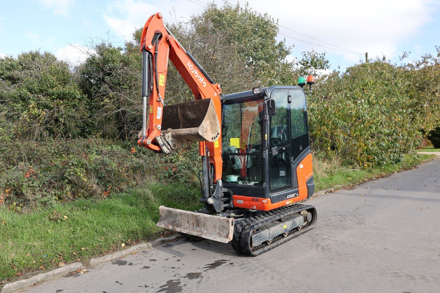 kubota kx027 front left side