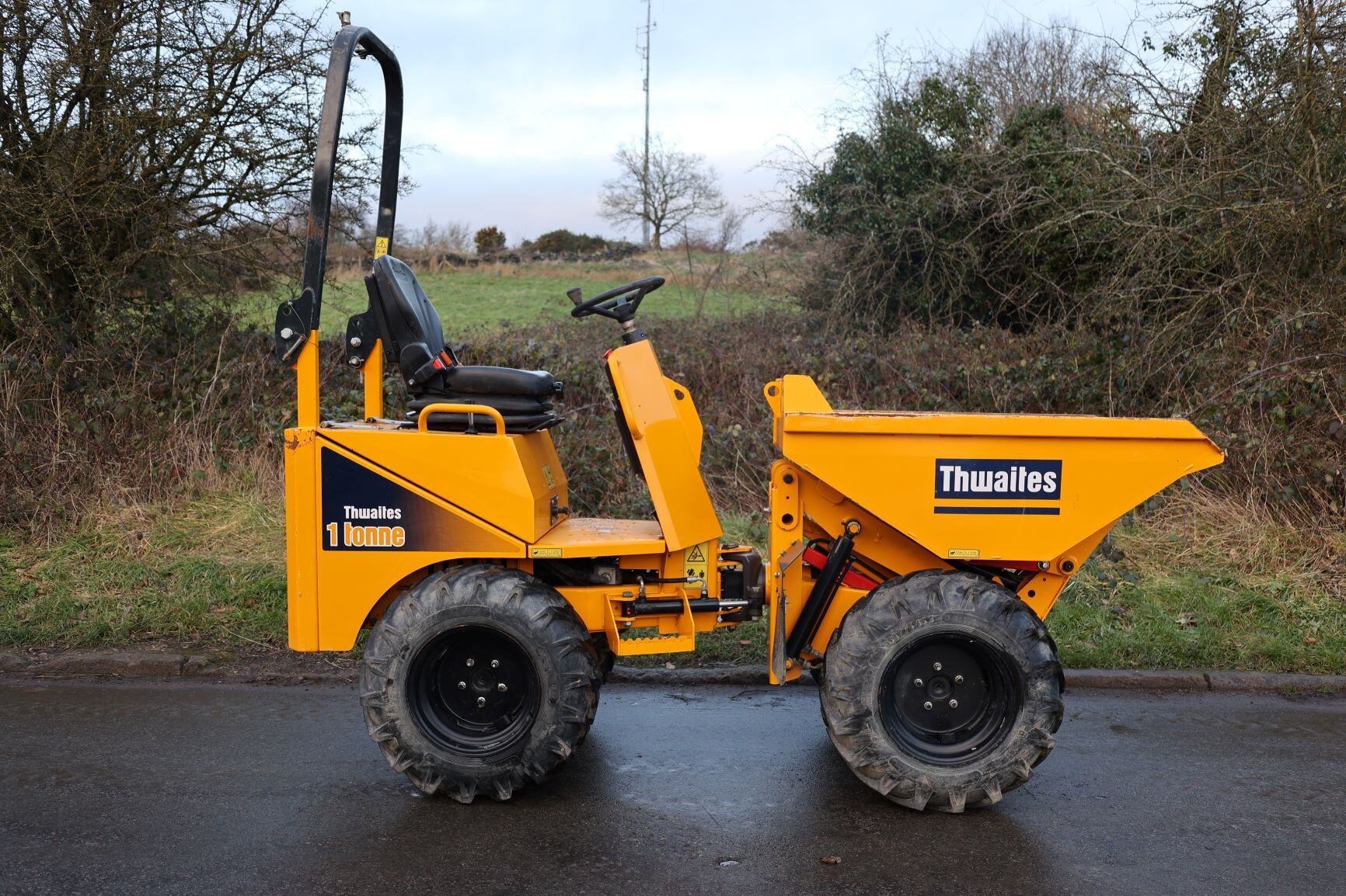 Thwaites 1 ton hi tip dumper right