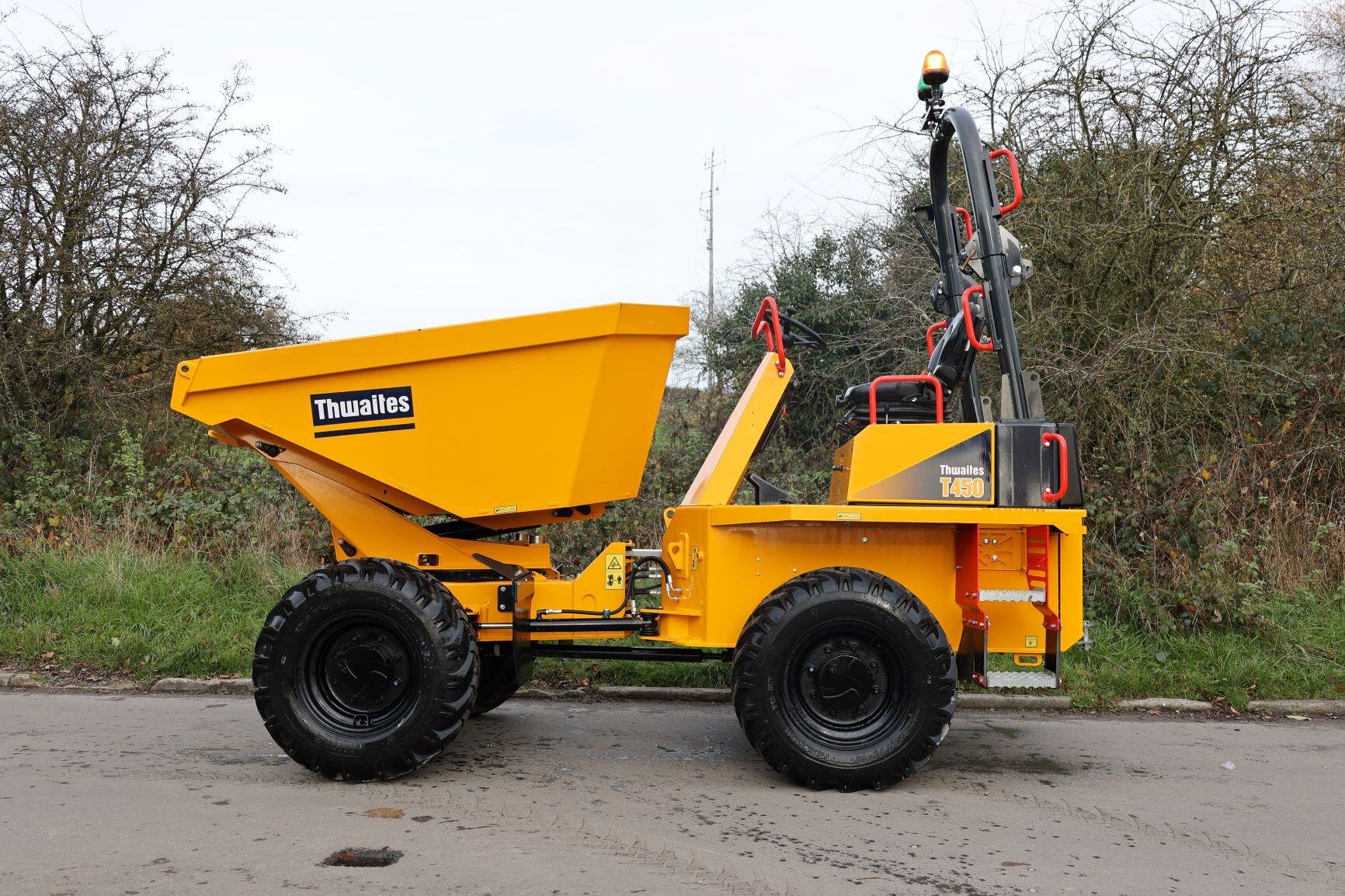 4.5 ton dumper side on