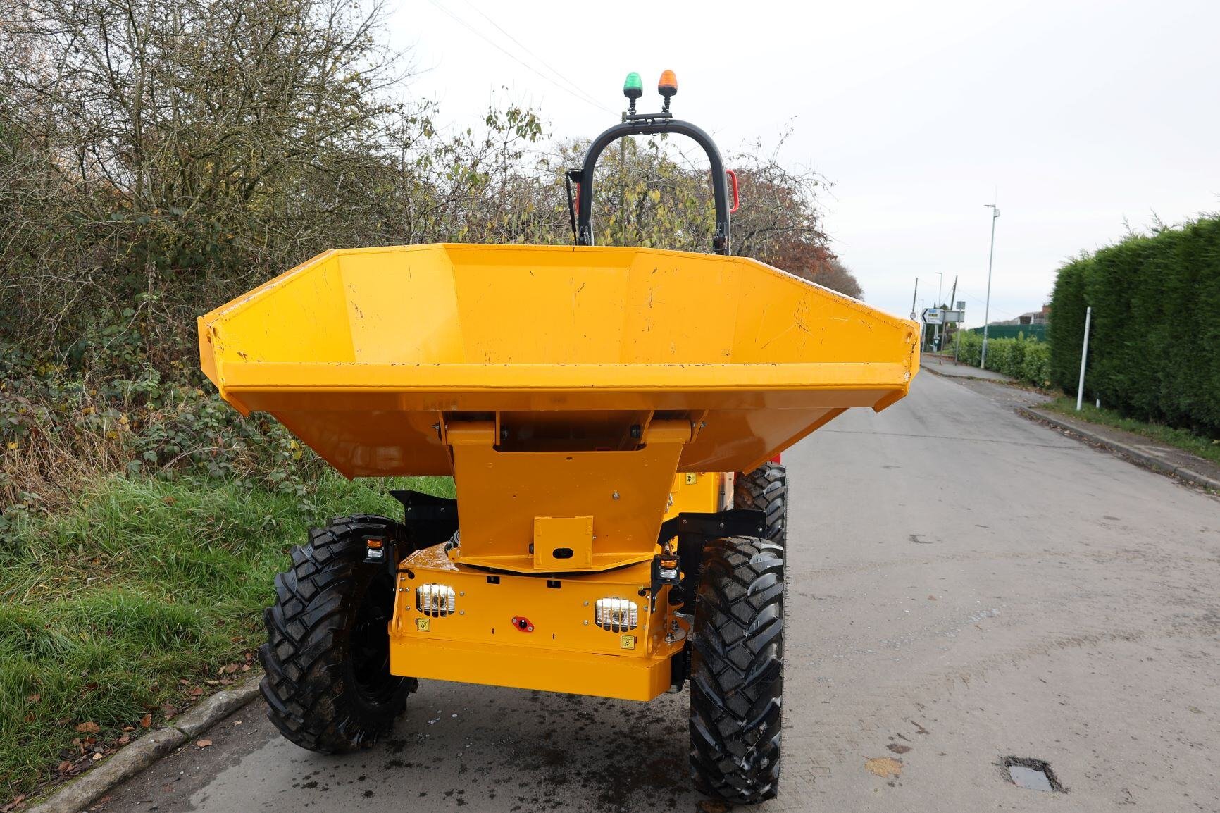 4.5 ton thwaites dumper front