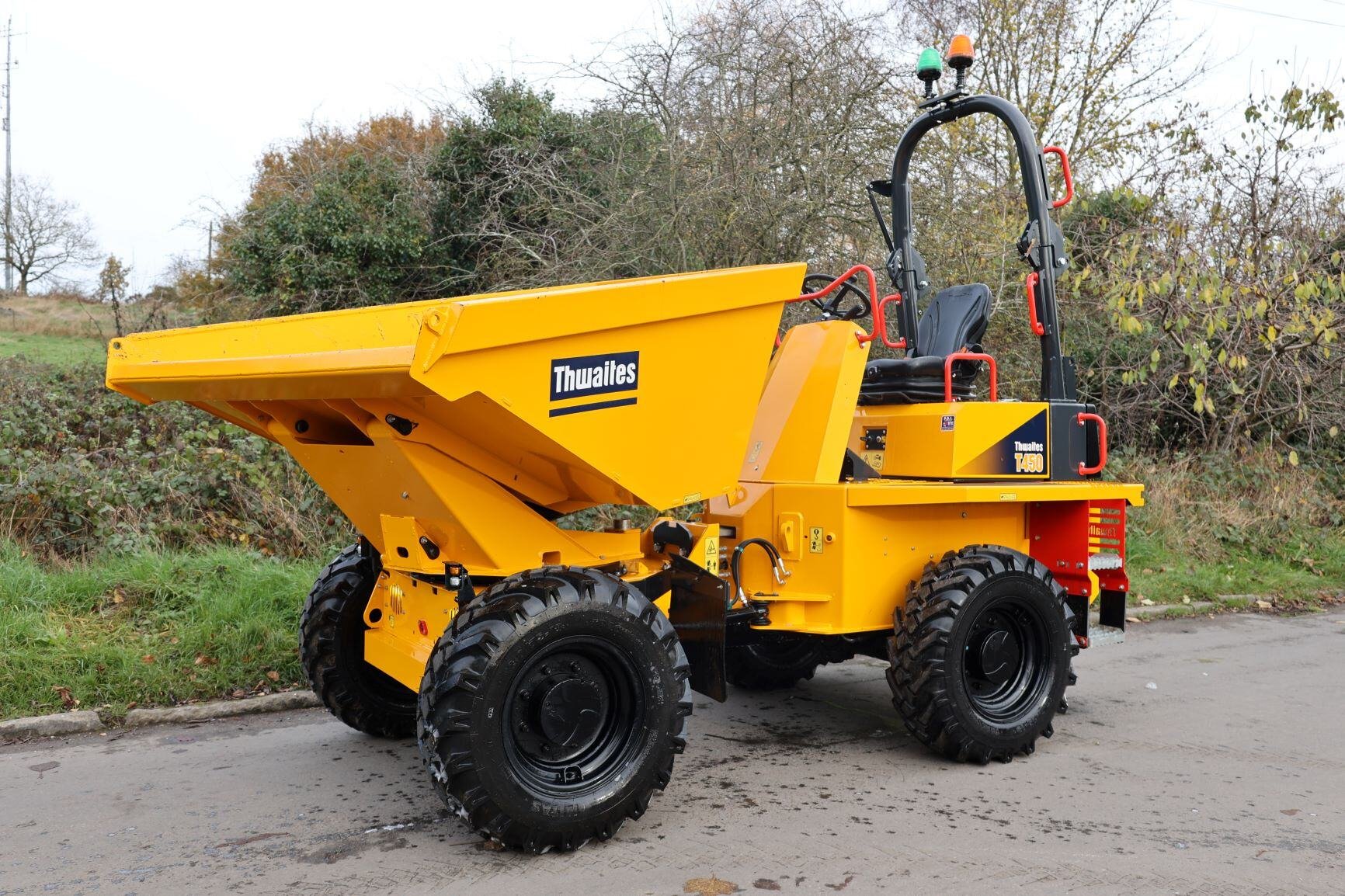 4.5 ton thwaites dumper left side angle